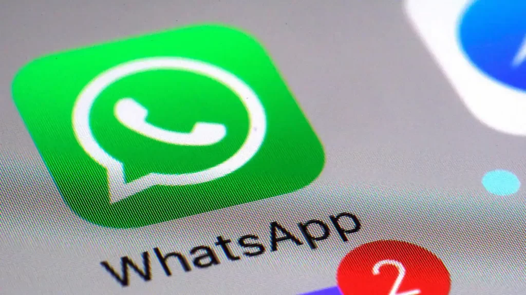 WhatsApp found continuously using microphone in background